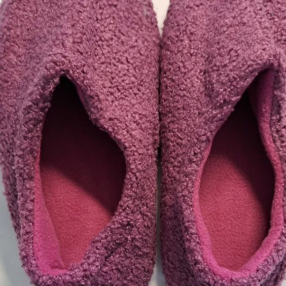 Soft and Cozy Slipper - Picture 8 of 8